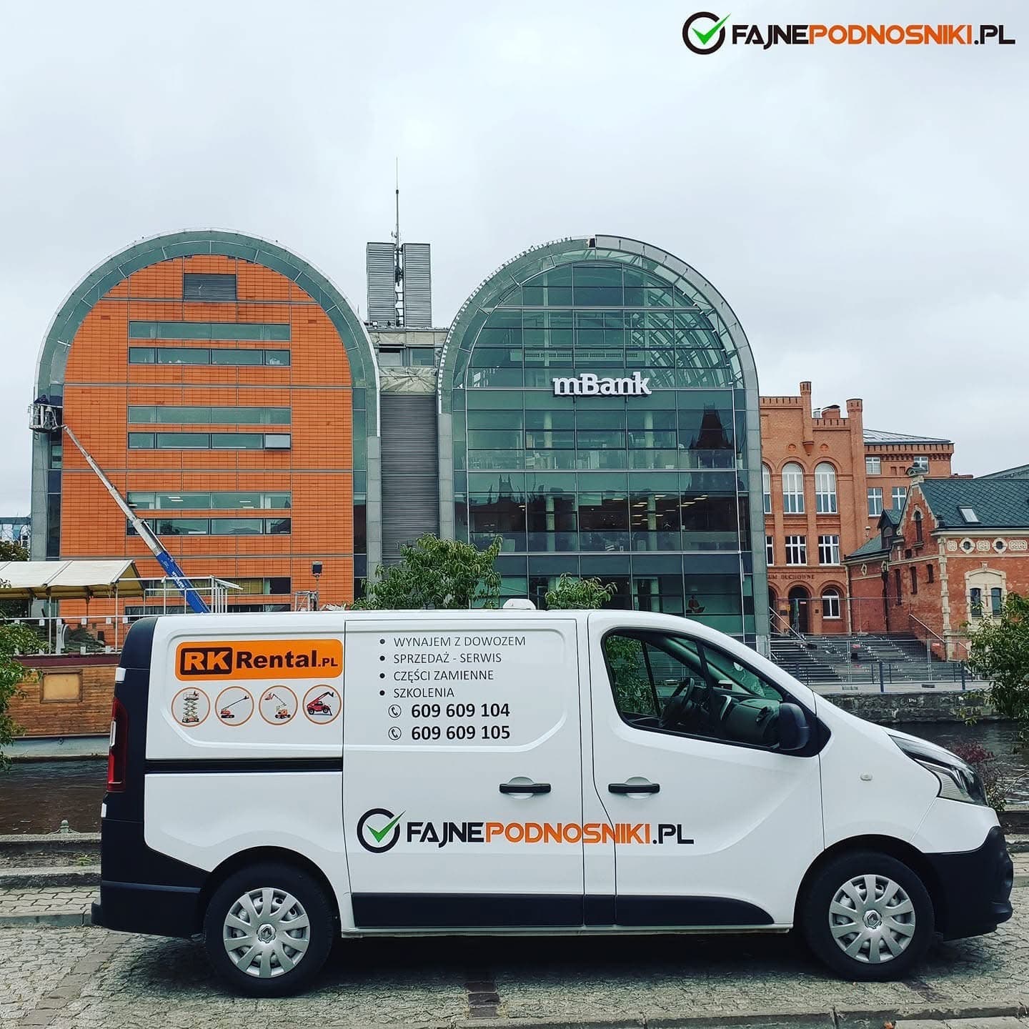 White RK Rental service van with FajnePodnosniki.pl markings on its way to maintenance inspections in central Bydgoszcz