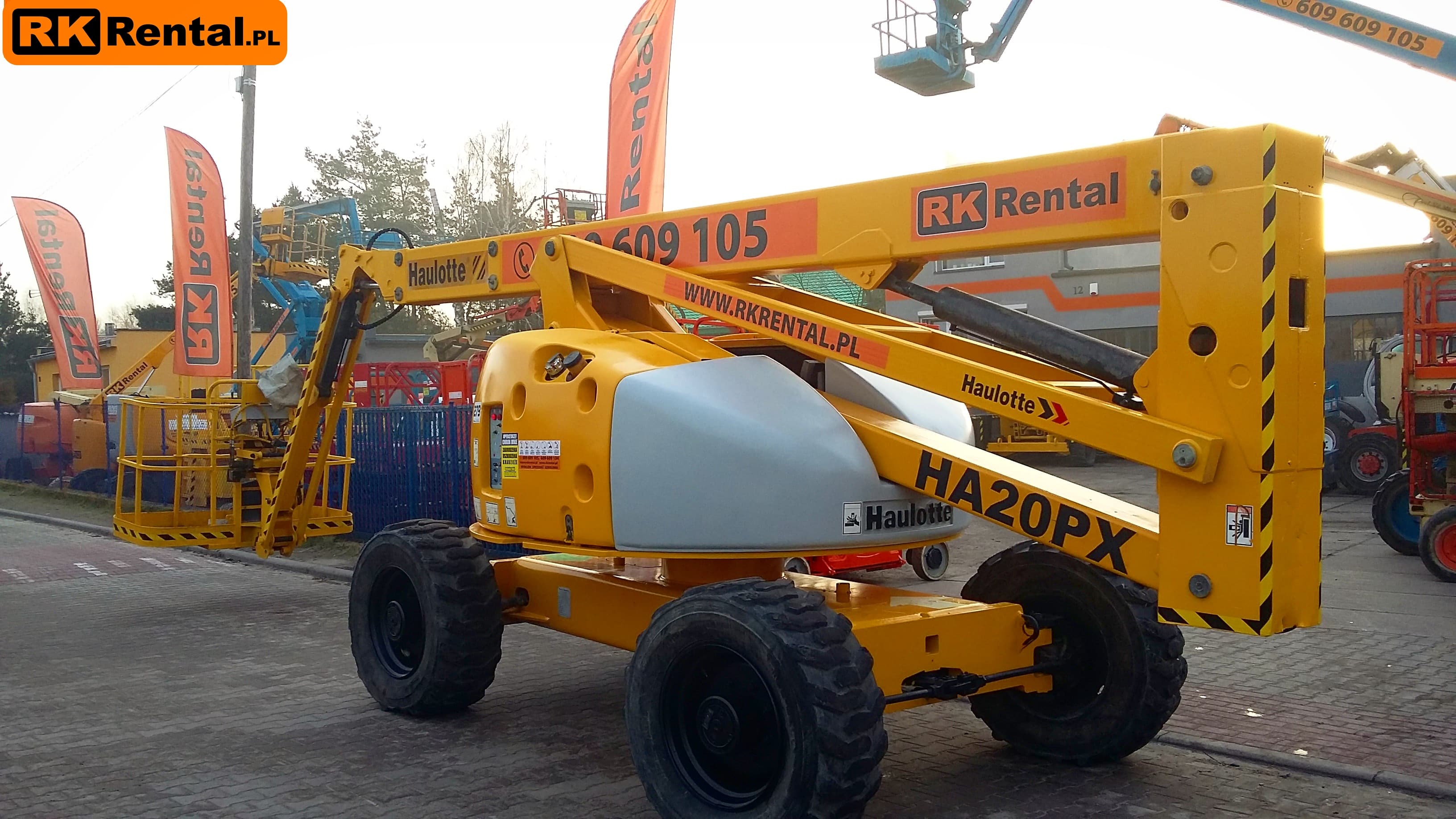 Terenowy podnośnik przegubowy Haulotte HA20PX (20 m, 4×4) na bazie RK Rental w Brzozie przed dostawą do klienta w Kaliszu