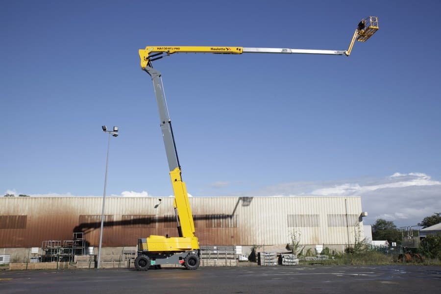 Haulotte HA41 RTJ PRO at work